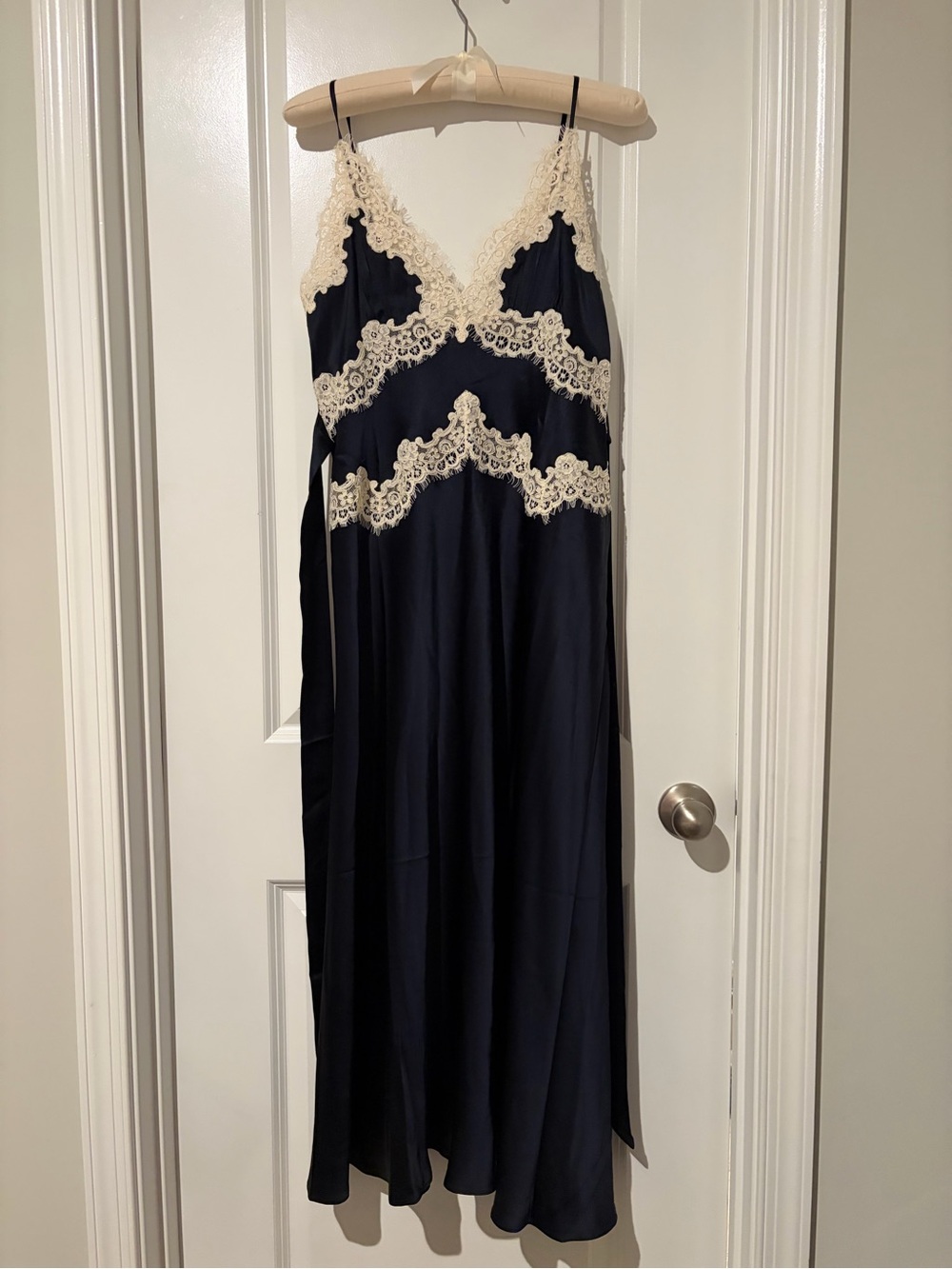 Doen Obelia Dress in Deep Navy - Picture 2 of 11